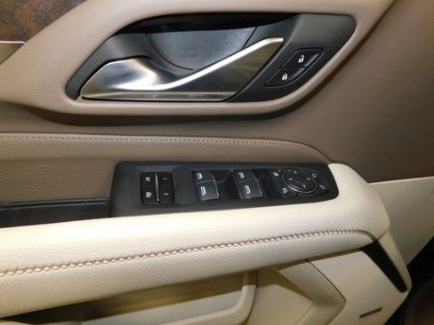 Used 2024 GMC Yukon Denali w/ Advanced Technology Package image 15