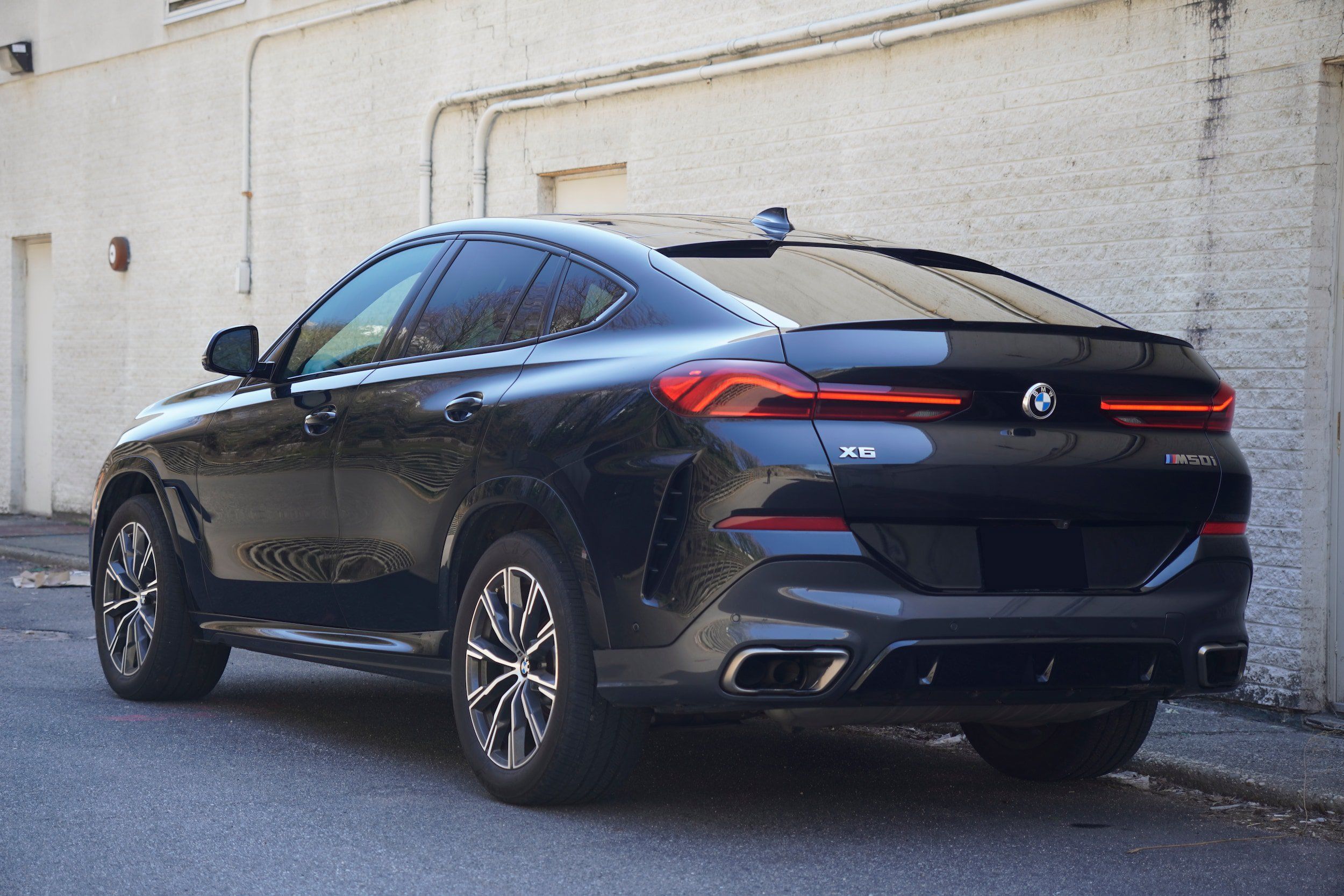 Used 2021 BMW X6 M50i w/ Premium Package AWD/4WD image 5