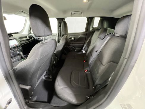 Used 2022 Jeep Renegade Latitude w/ Convenience Group image 23