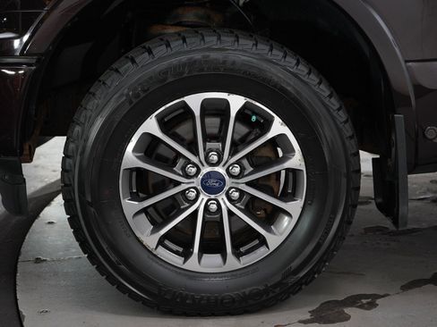 Used 2018 Ford F150 Lariat w/ Equipment Group 502A Luxury AWD/4WD image 28
