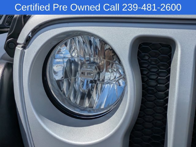 Certified 2022 Jeep Wrangler Sport AWD/4WD image 7