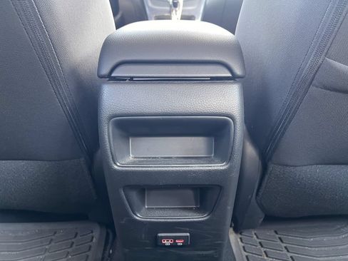 Used 2019 Nissan Sentra SR FWD image 29