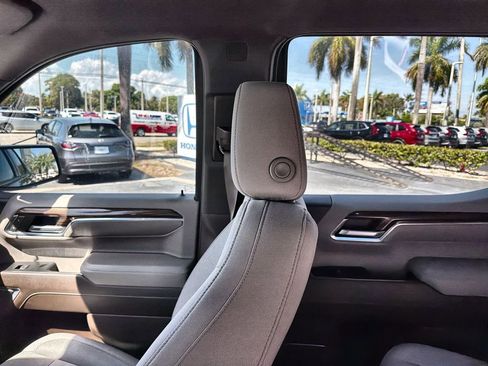 Used 2023 Chevrolet Silverado 1500 LT image 12