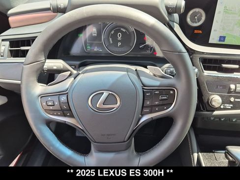 Used 2025 Lexus ES 300h w/ Premium Package FWD image 22