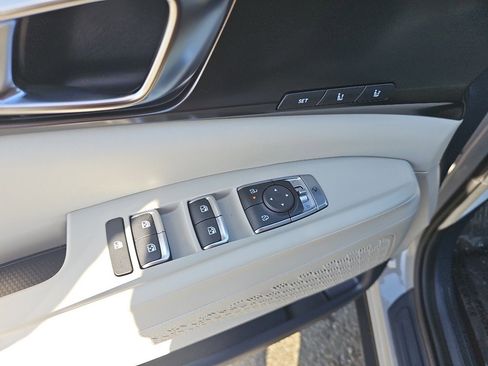 New 2026 Kia Carnival SX image 9