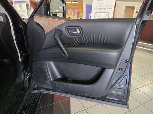 Used 2021 Nissan Armada SL w/ Captain's Chairs Package AWD/4WD image 14