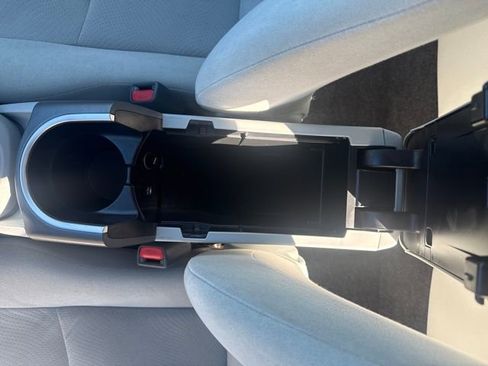 Used 2014 Toyota Prius Five image 26