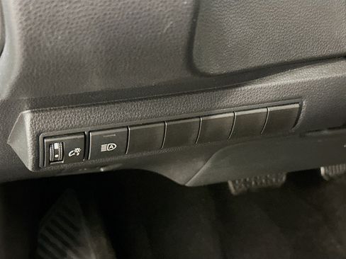 Used 2025 Toyota Corolla LE image 17