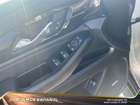 Used 2023 Chevrolet Traverse RS image 13