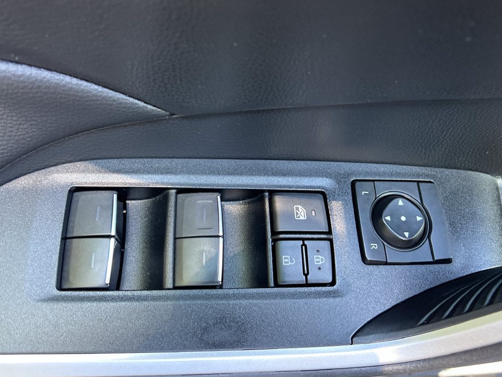 Used 2023 Toyota RAV4 XLE AWD/4WD image 12