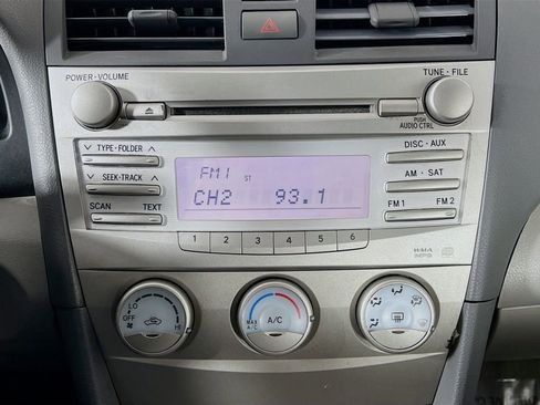 Used 2011 Toyota Camry image 13