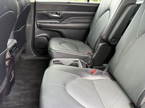 Used 2025 Toyota Grand Highlander FWD image 28