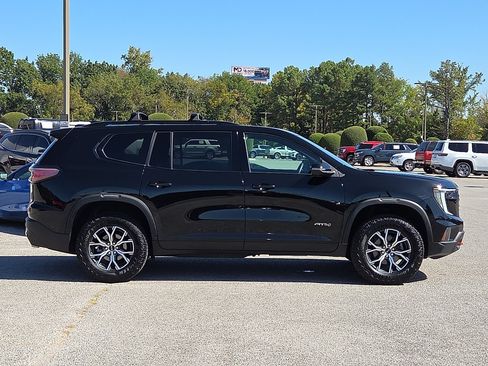 Used 2024 GMC Acadia AT4 w/ Luxury Package AWD/4WD image 6