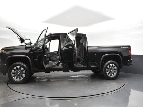 Used 2024 Chevrolet Silverado 2500 Custom w/ Custom Value Package image 47