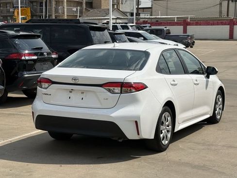 Used 2024 Toyota Corolla LE FWD image 4