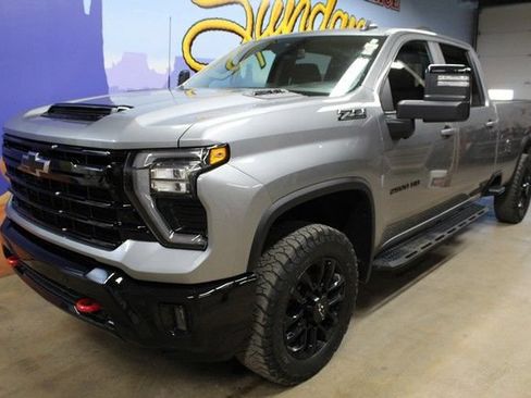 Used 2025 Chevrolet Silverado 2500 LT w/ Trail Boss Package AWD/4WD image 7