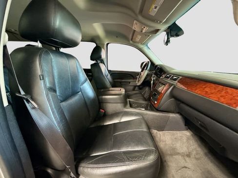 Used 2012 Chevrolet Suburban LT AWD/4WD image 27