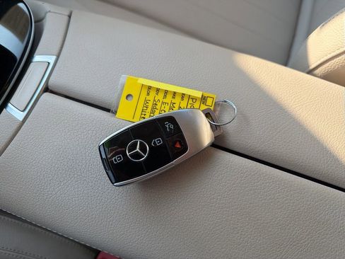 Used 2017 Mercedes-Benz E 300 4MATIC image 15