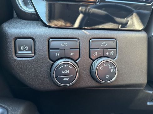 Used 2024 Chevrolet Silverado 1500 LT image 30