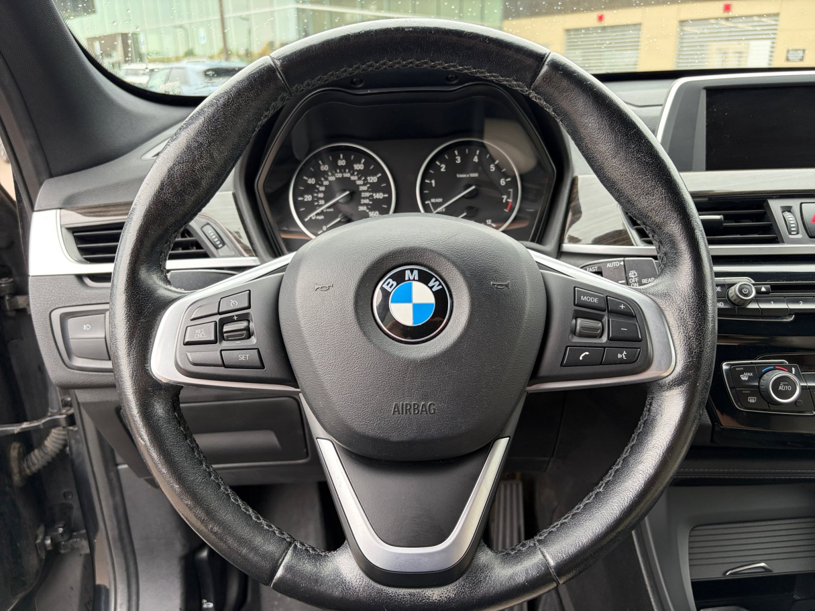 Used 2017 BMW X1 xDrive28i AWD/4WD image 9