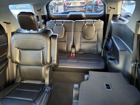 Used 2022 Ford Explorer XLT w/ Equipment Group 202A image 12