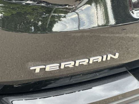 Used 2024 GMC Terrain SLE AWD/4WD image 27
