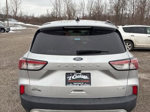 Used 2020 Ford Escape SE image 9