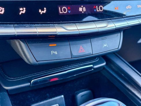 Certified 2024 Cadillac XT4 Premium Luxury AWD/4WD image 23