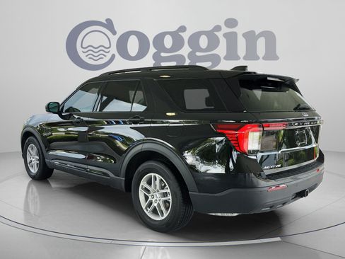 New 2026 Ford Explorer Active RWD image 3