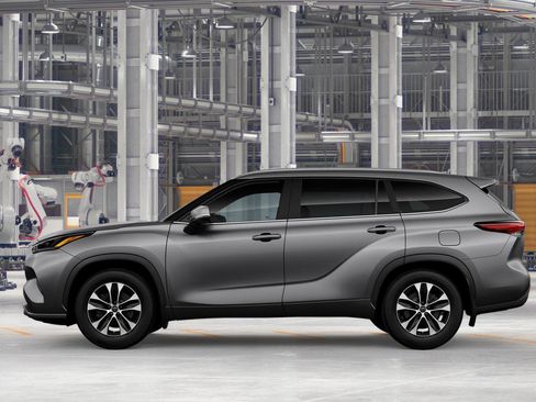 New 2026 Toyota Highlander XLE image 4