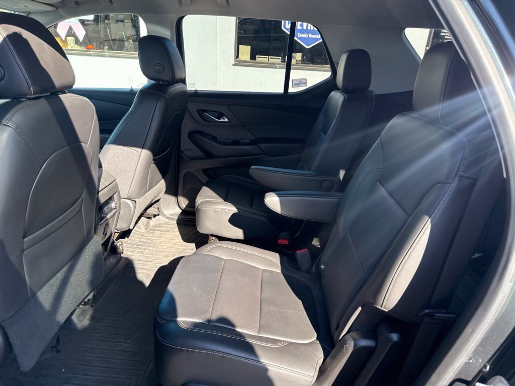 Used 2020 Chevrolet Traverse LT FWD image 34