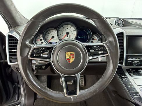 Used 2016 Porsche Cayenne Turbo AWD/4WD image 11