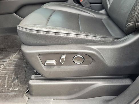 Used 2025 GMC Yukon XL Denali w/ Sun & Power Step Package AWD/4WD image 21