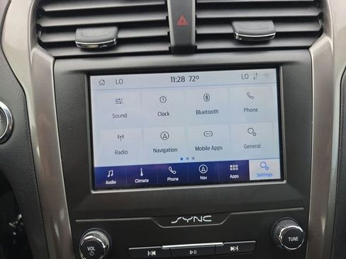 Used 2020 Ford Fusion SE image 9