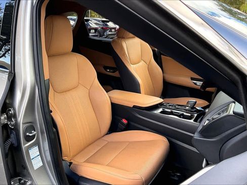 Used 2022 Lexus NX 350h Premium image 9