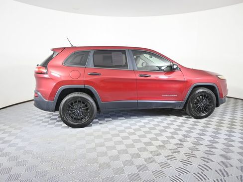 Used 2016 Jeep Cherokee Sport AWD/4WD image 7