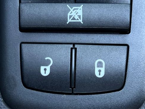 Used 2019 Dodge Grand Caravan SE w/ UConnect Hands-Free Group FWD image 39