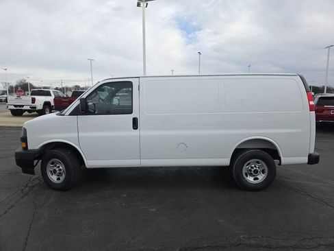 New 2026 GMC Savana 2500 w/ Enhanced Convenience Package RWD image 17