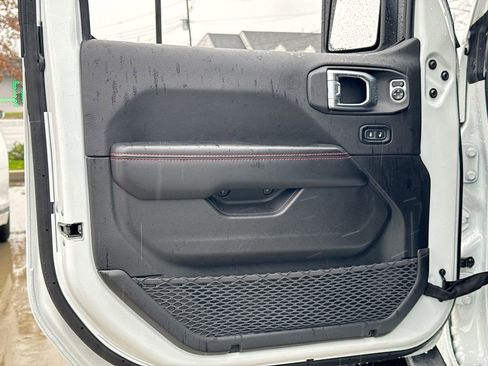 Used 2024 Jeep Wrangler Unlimited Rubicon image 12