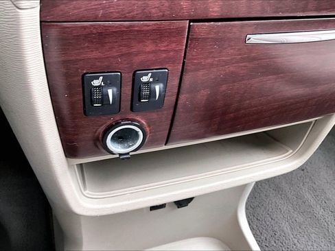 Used 2013 Toyota Sienna XLE FWD image 16