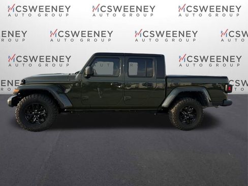 Used 2022 Jeep Gladiator Sport image 2