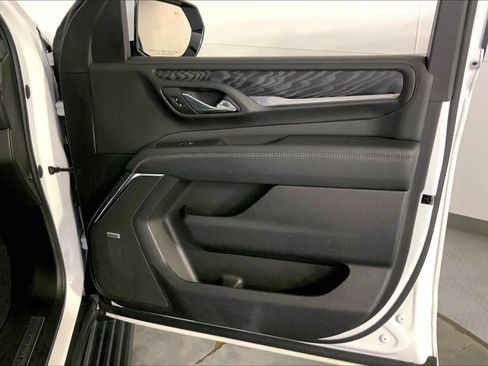 Used 2023 GMC Yukon Denali AWD/4WD image 25