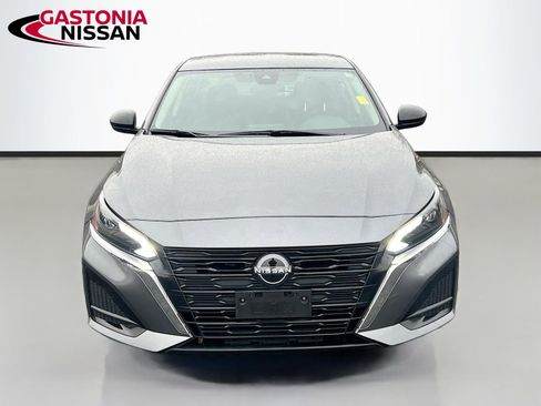 Used 2024 Nissan Altima 2.5 S image 2