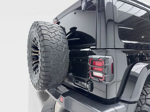 Used 2022 Jeep Wrangler Unlimited Sahara w/ Cold Weather Group AWD/4WD image 7