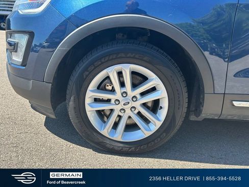 Used 2017 Ford Explorer XLT FWD image 12