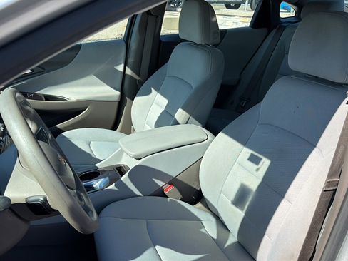Used 2021 Chevrolet Malibu LT FWD image 14