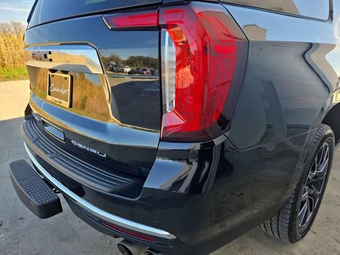 Used 2024 GMC Yukon XL Denali image 30