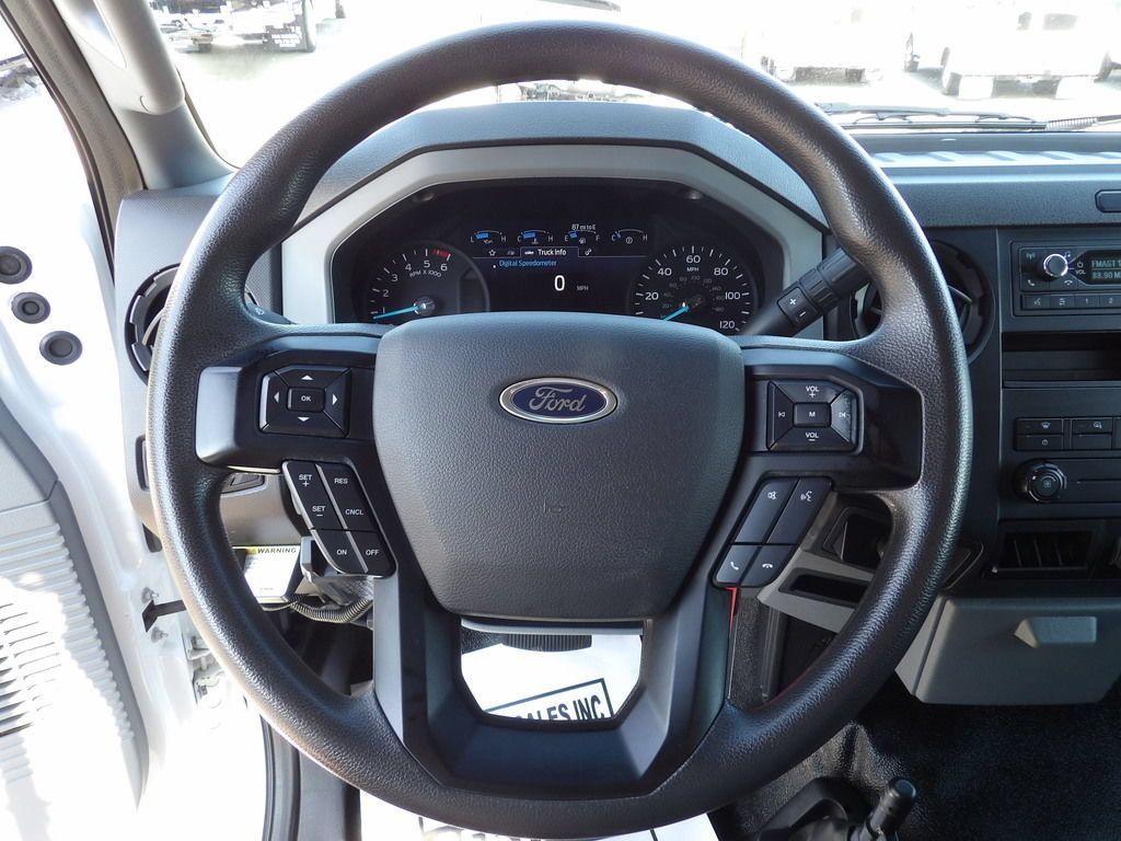 Used 2025 Ford F650 2WD Regular Cab Super Duty image 32