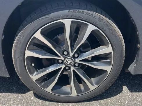 Used 2018 Toyota Corolla SE FWD image 13
