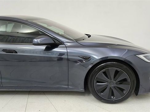 Used 2025 Tesla Model S image 7